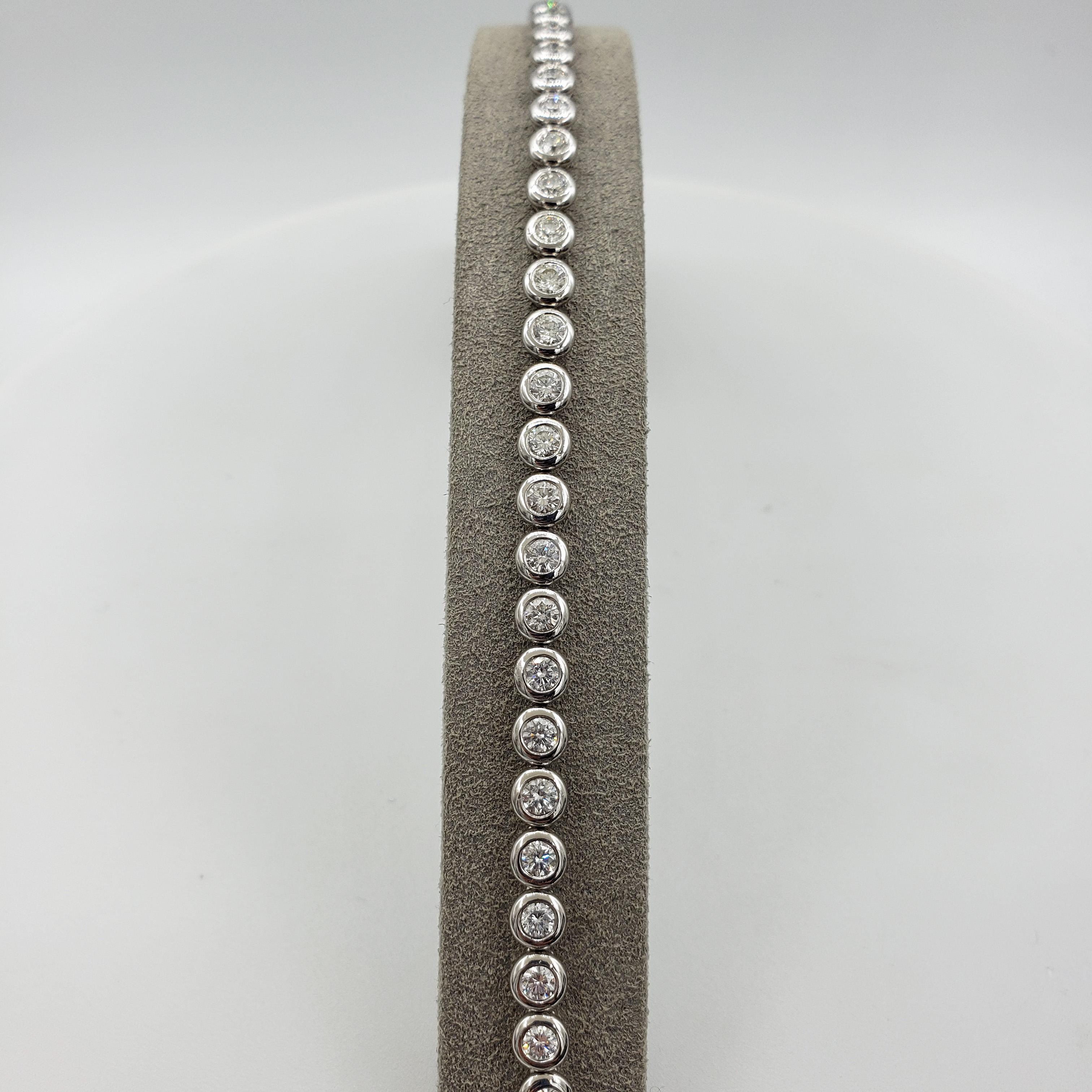 Contemporary Roman Malakov 4.17 Carat Round Diamond Bezel Set Tennis Bracelet For Sale