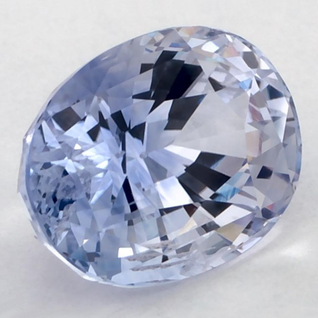 Dieser natürliche blaue Saphir bietet Eleganz und Raffinesse. Mit seiner satten Farbsättigung und seinem präzisen Schliff ist er der perfekte Mittelpunkt für einen Verlobungsring oder ein luxuriöses Schmuckdesign.

Dieser Saphir stammt aus Sri Lanka