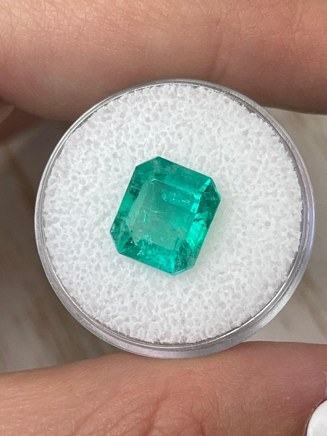Emerald Cut 4.17ct Bluish Green Colombian Emerald 11x9mm Classic Cut Genuine May Birthstone For Sale