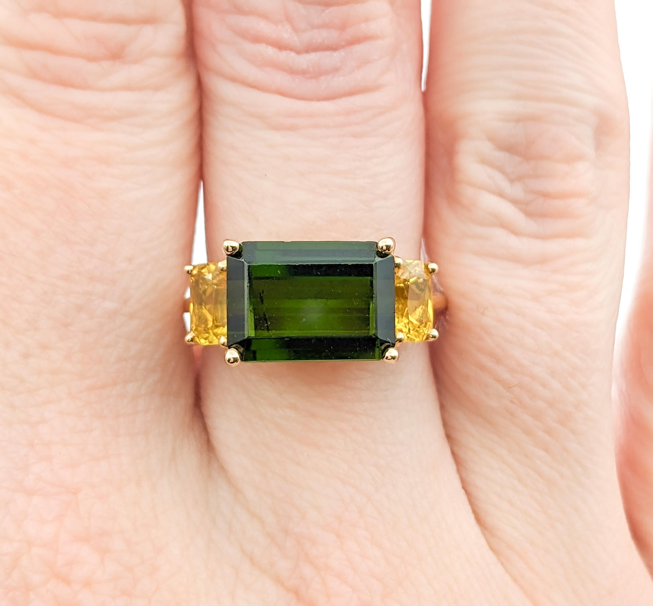 4.17ct Green Tourmaline & 1.44ctw Yellow Sapphires Ring In Yellow Gold For Sale 4