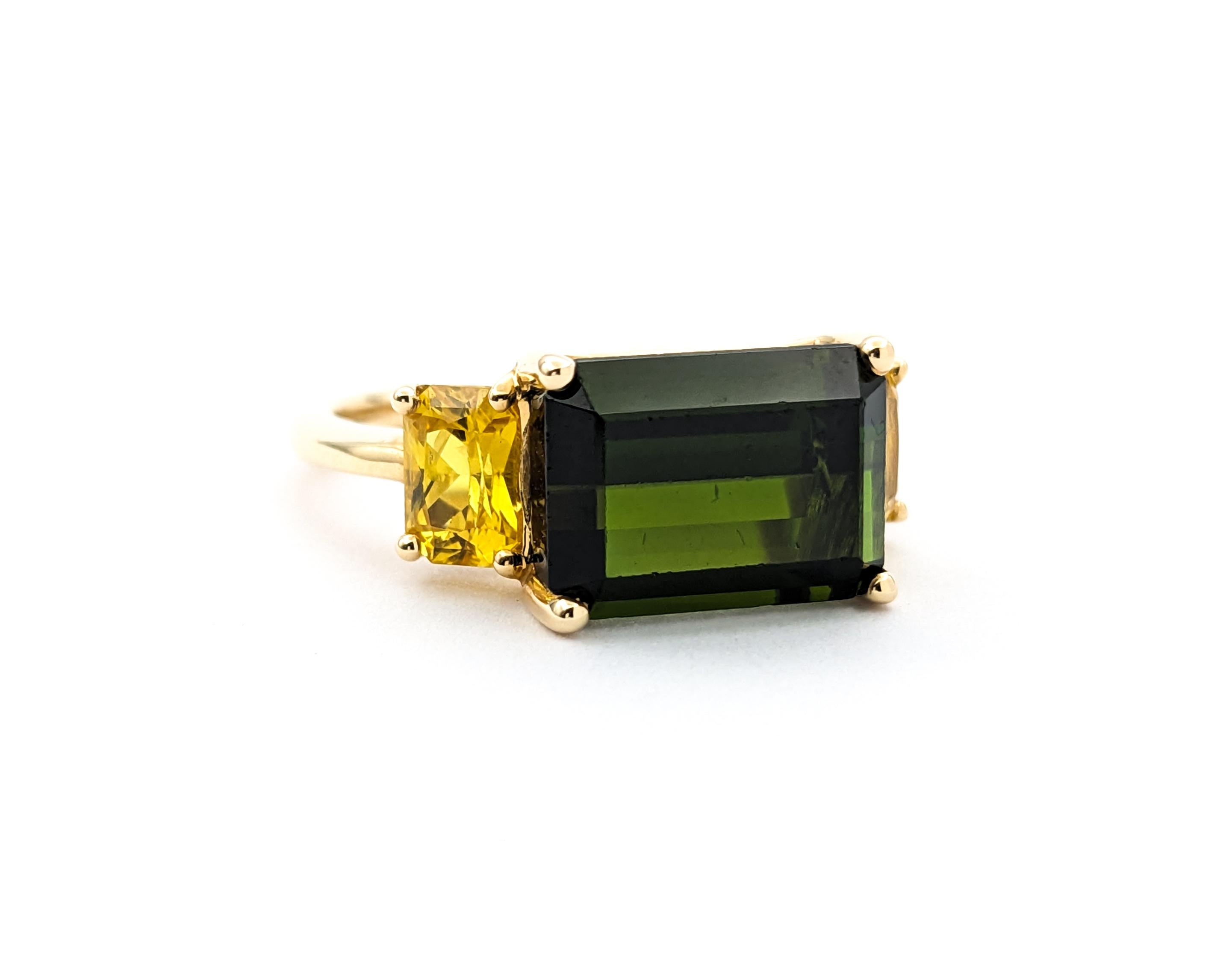 Princess Cut 4.17ct Green Tourmaline & 1.44ctw Yellow Sapphires Ring In Yellow Gold For Sale