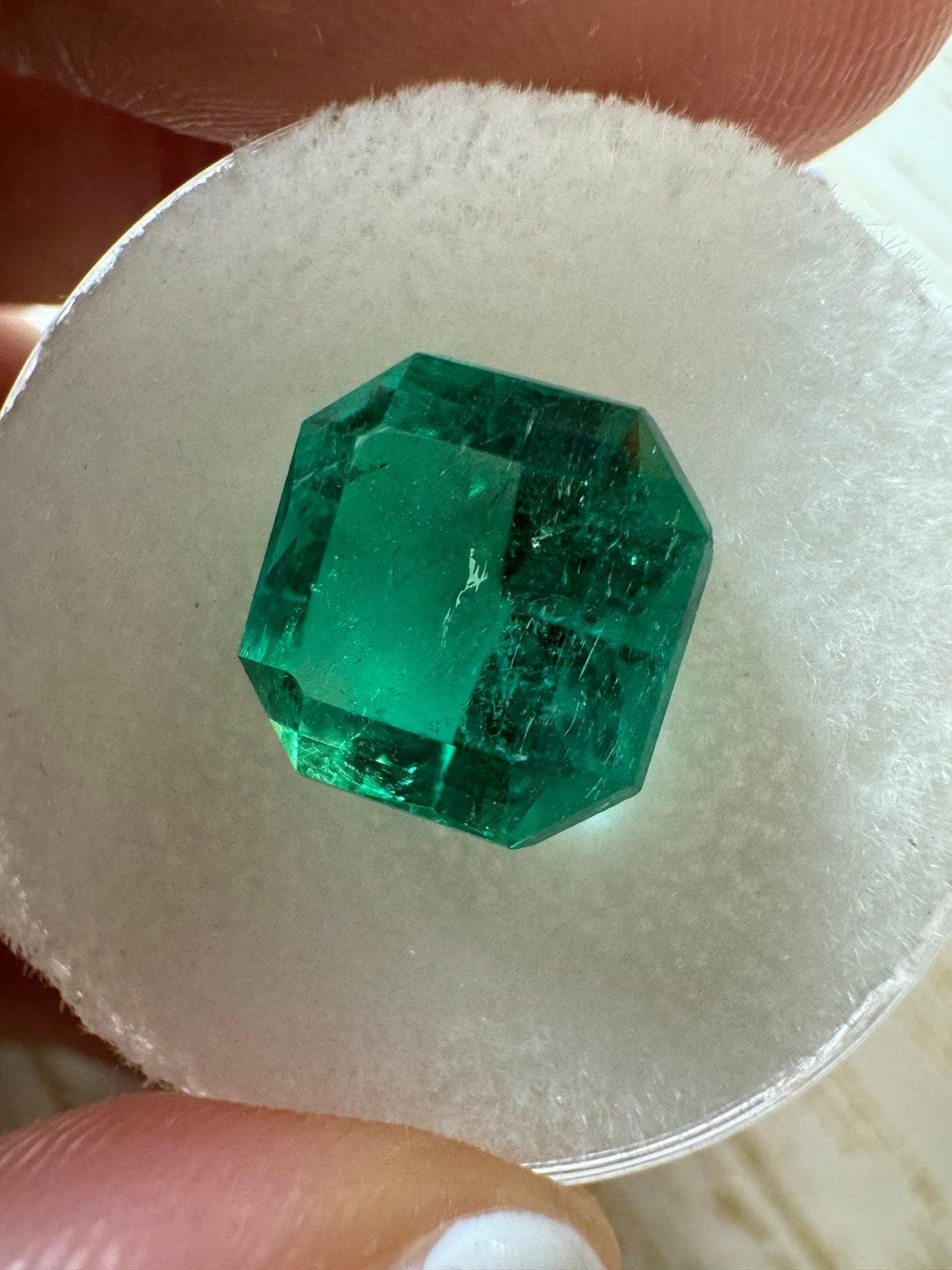 Modern 4.18 Carat 10x9.5 Vibrant Colombian Emerald - Asscher Cut Muzo Green May For Sale