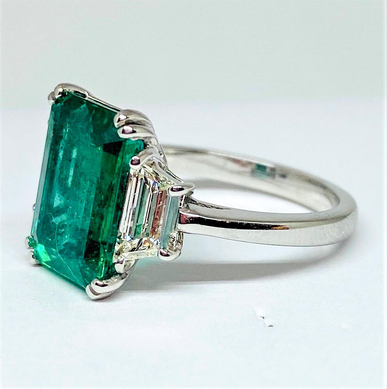 4.18 Carat GIA Certified Emerald and Diamond Ring In New Condition For Sale In Houston, TX