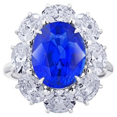 Bague en platine avec saphir bleu ovale de 4.18 carats et diamants