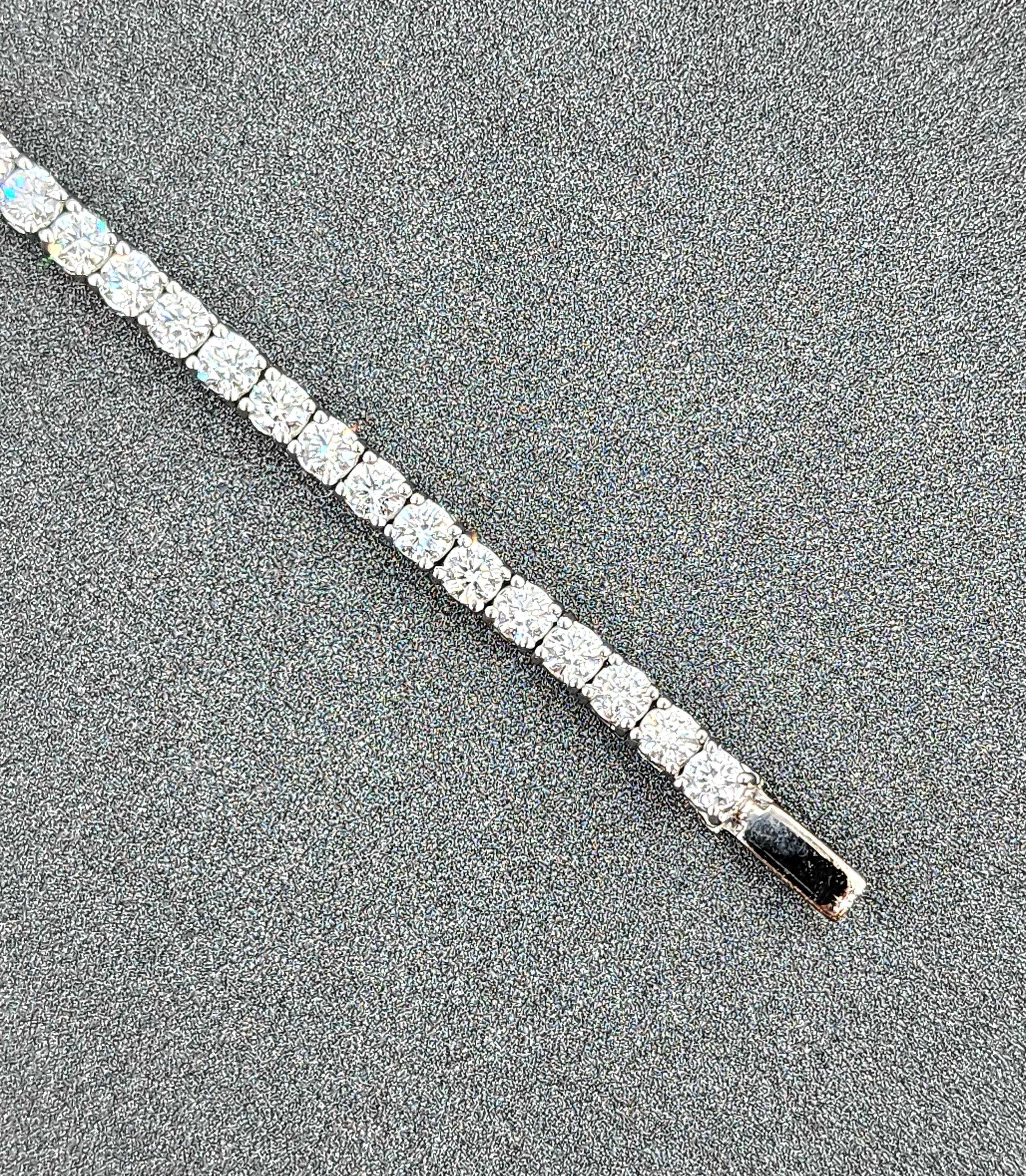 Round Cut 4.18 ct Diamond Tennis Bracelet