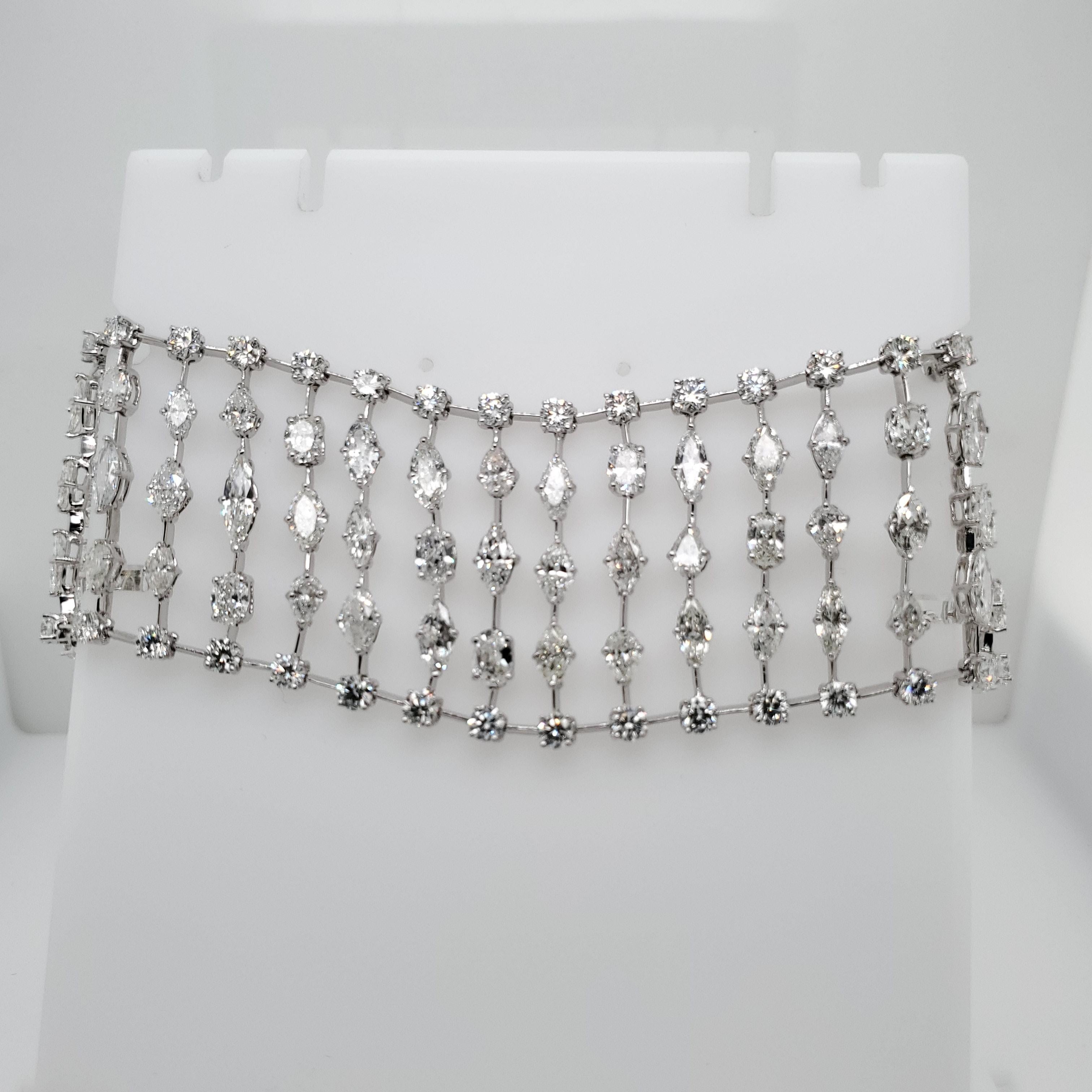 41.83 Carat Fancy Shaped White Diamonds Bracelet In New Condition In New York, NY