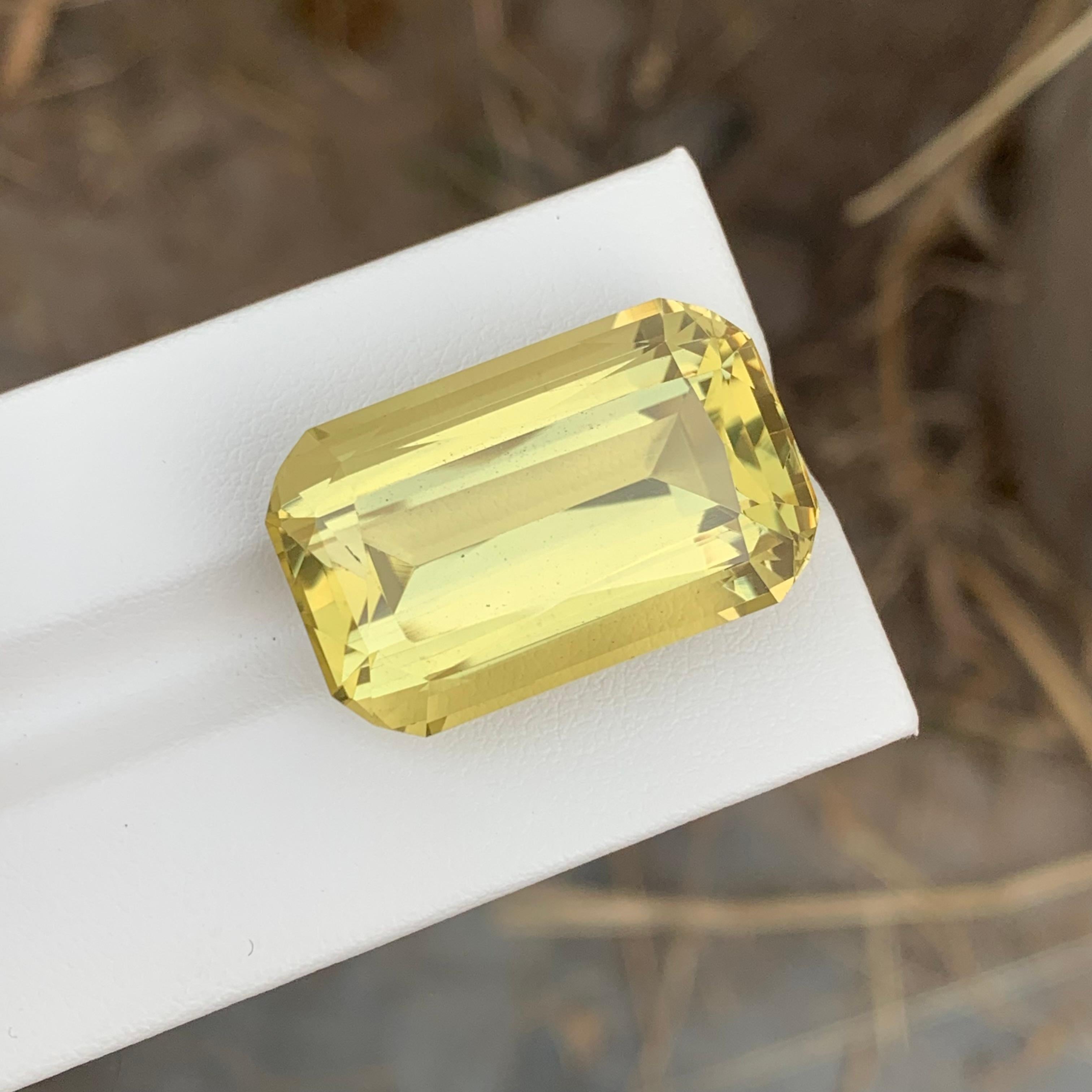 citrine naturelle non sertie en forme d'émeraude de 41,85 carats pour collier  en vente 5
