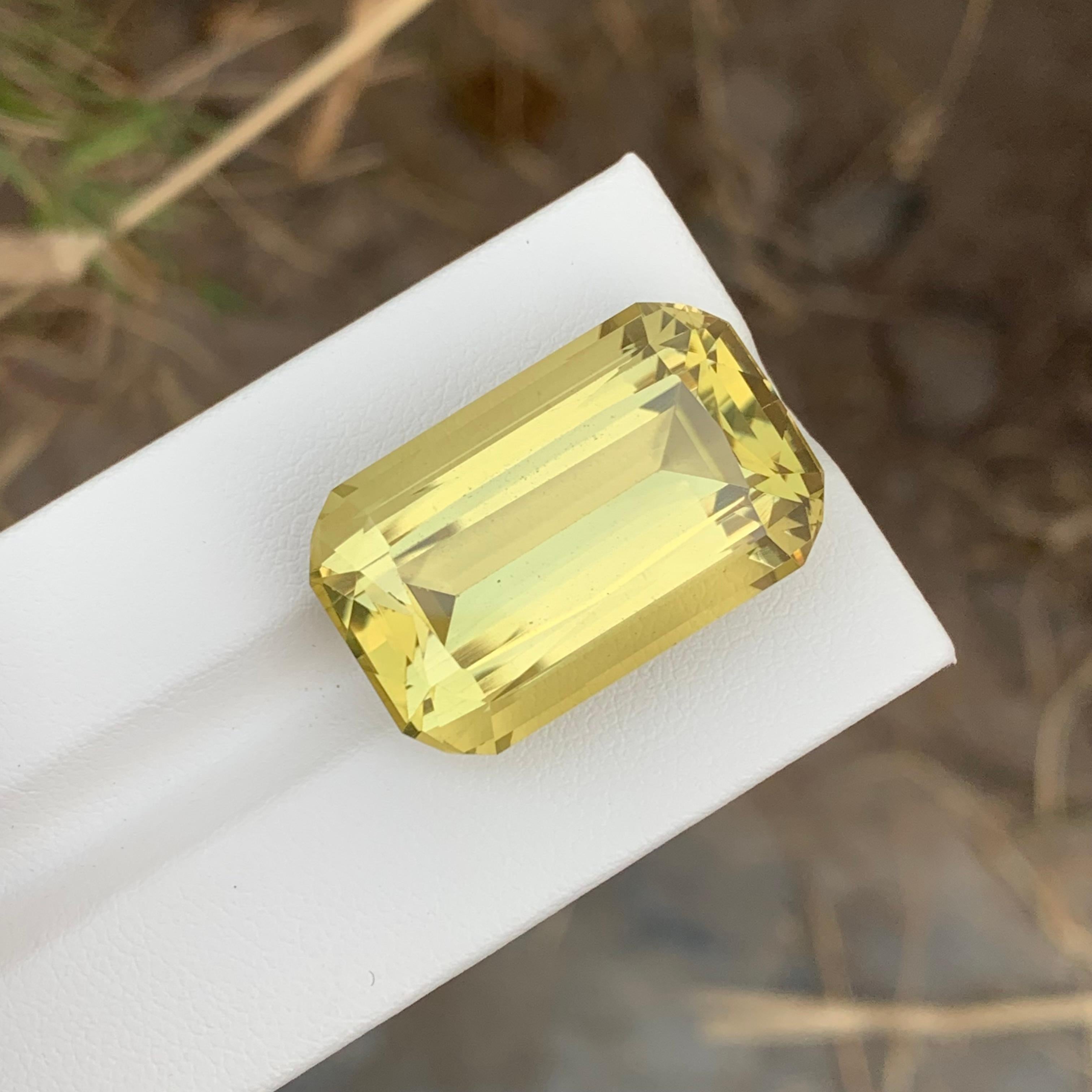 citrine naturelle non sertie en forme d'émeraude de 41,85 carats pour collier  Neuf - En vente à Peshawar, PK