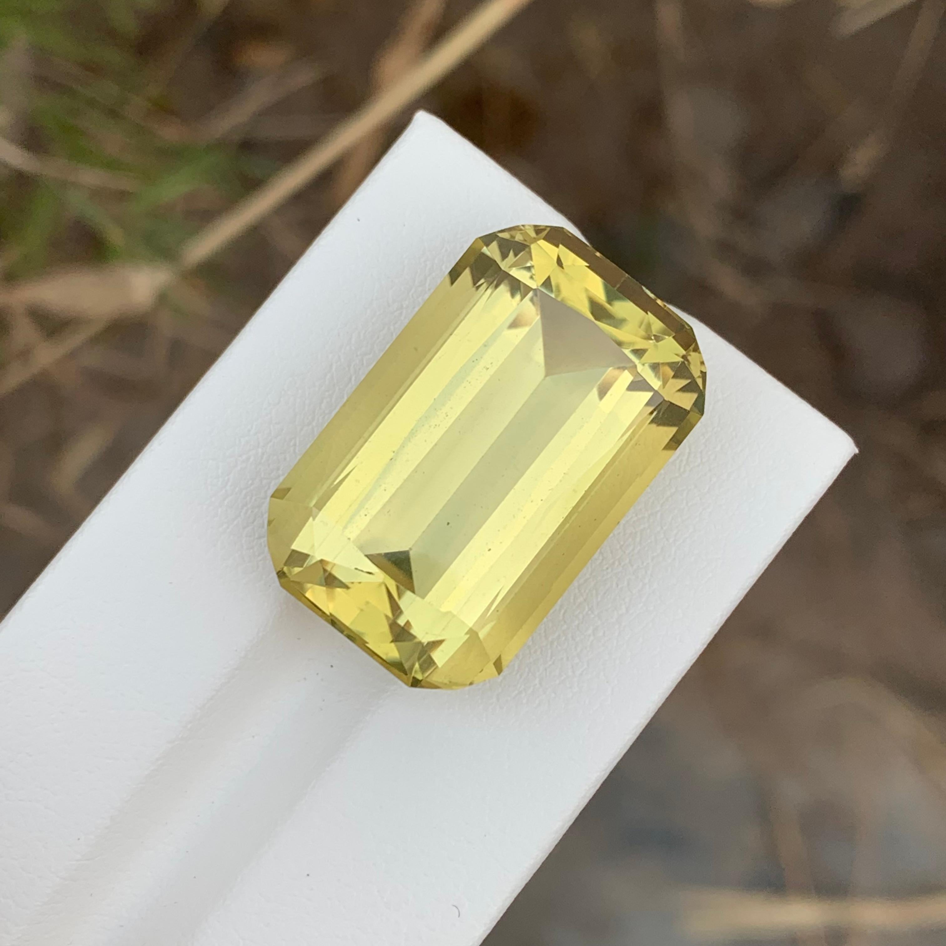 41.85 Carats Natural Loose Emerald Shape Lemon Quartz Citrine For Necklace  In New Condition For Sale In Peshawar, PK