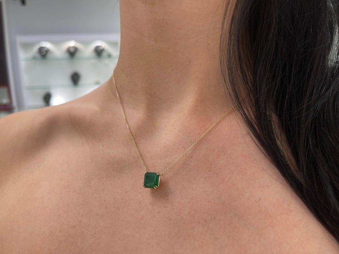 4,18 Karat 14K Smaragd Solitär Halskette, Smaragdschliff Gold Halskette im Zustand „Neu“ im Angebot in Jupiter, FL