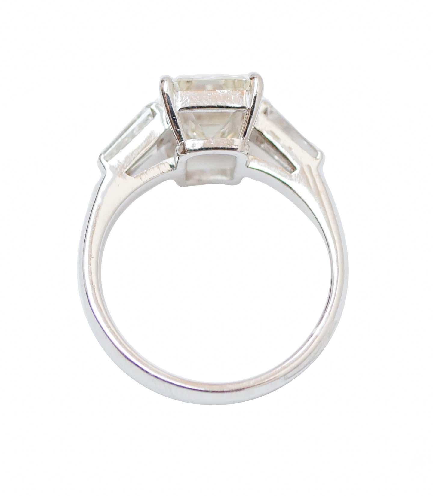 Retro 4.19 Carat Diamonds, 18 Karat White Gold Ring. For Sale