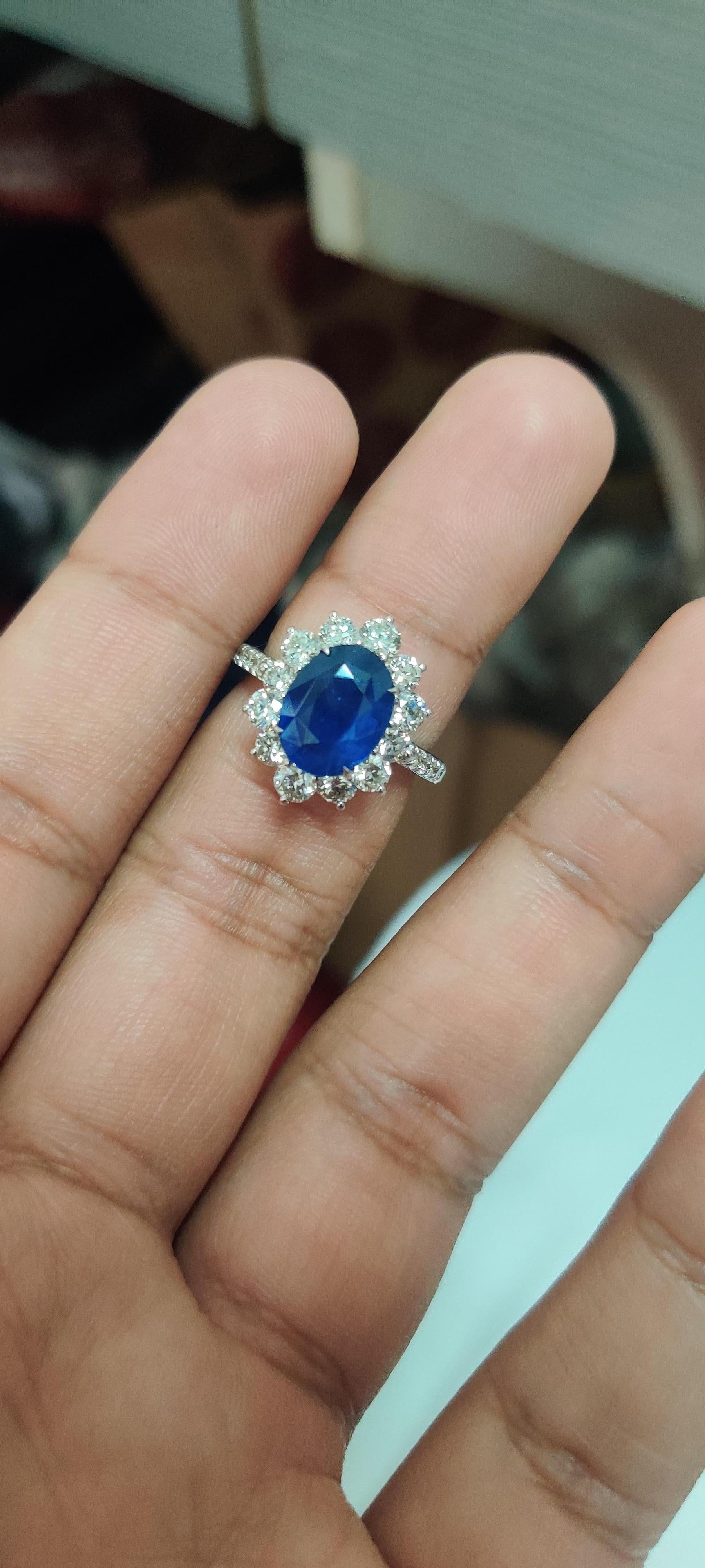 Women's 4.19 Carat Sapphire Diamond Cocktail Ring For Sale