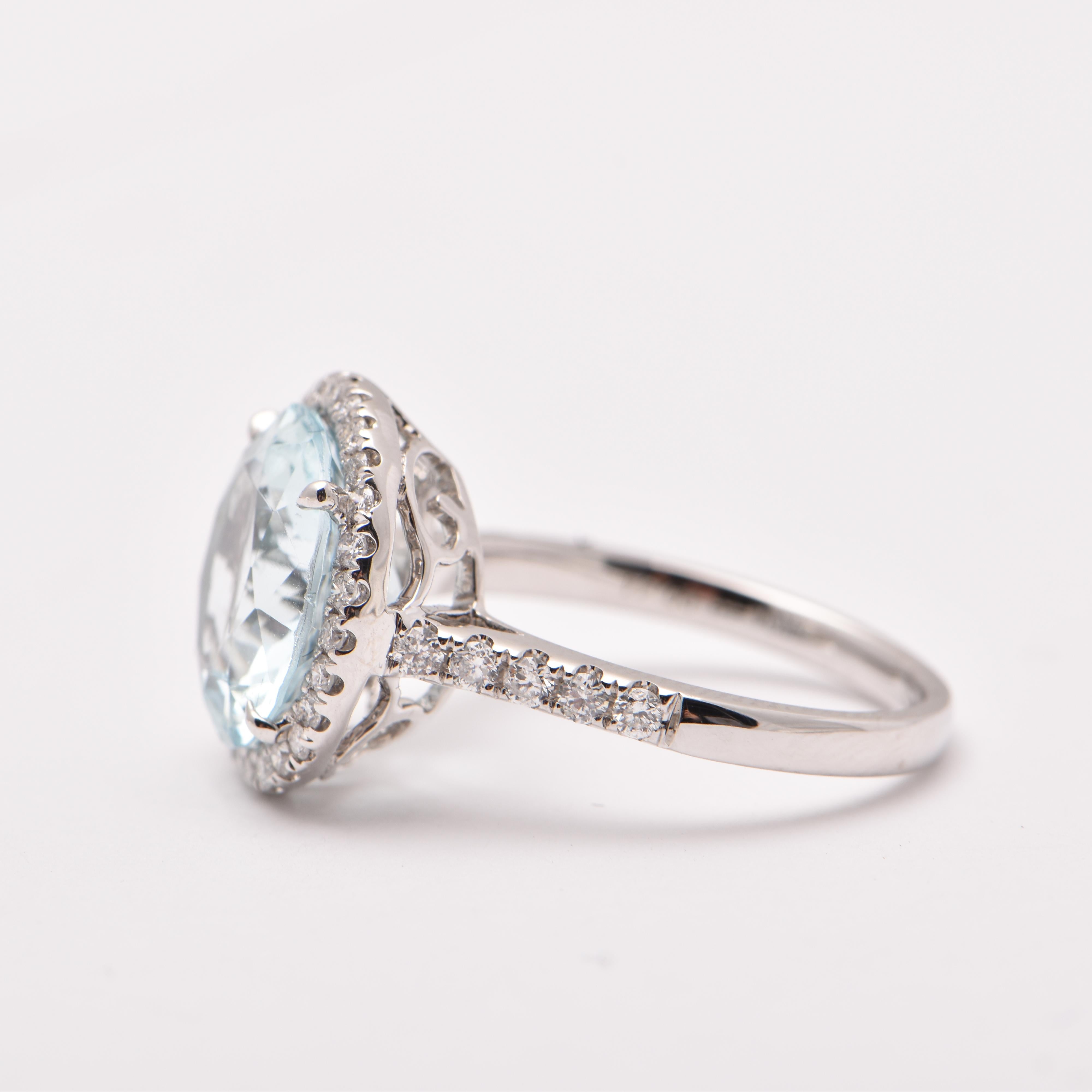 4.19 Carat Aquamarine and Diamond Ring in 18 Carat White Gold In New Condition For Sale In Sydney, AU