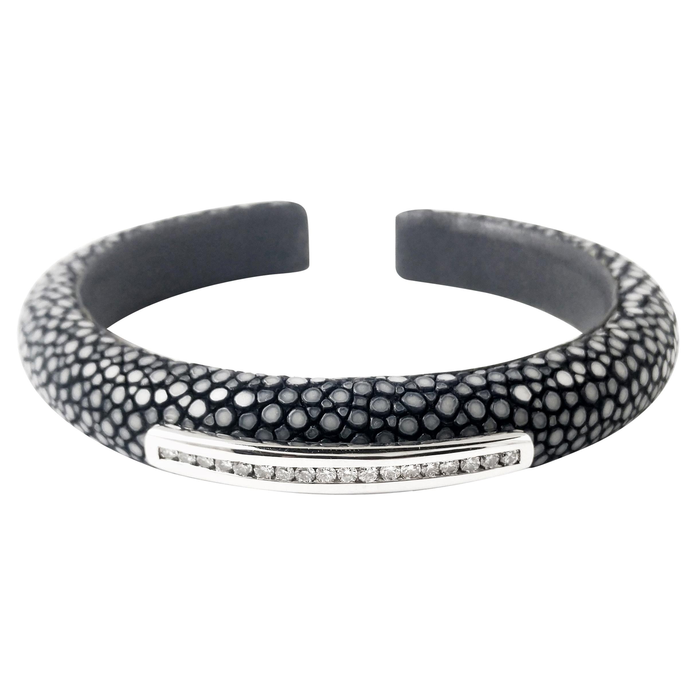 .41 Carat Diamond Pave in 14 Karat Gold and Dark Grey Stingray Leather Bangle For Sale