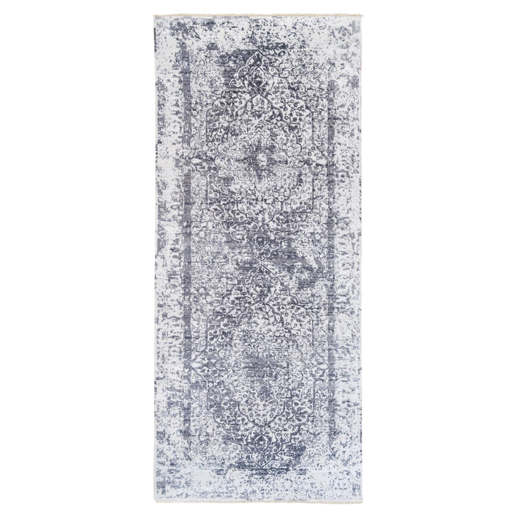 4'1 "x10' Broken Persian Design Wolle und reine Seide Grau Hand geknüpft Läufer Teppich im Angebot