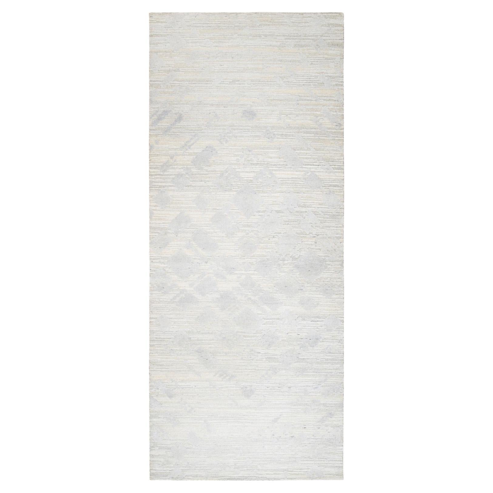 4'1"x10'1" Modern Design Undyed Natural Wool Hand Knotted Ivory Wide Runner Rug
