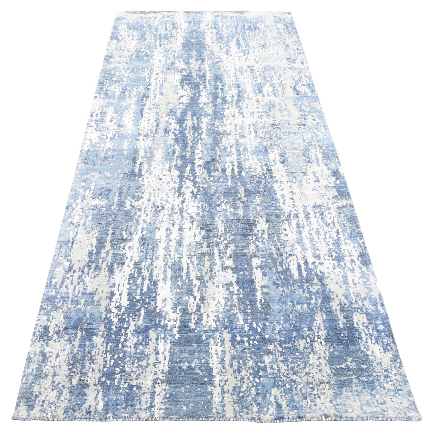 4'1 "x10'2" Tapis de course en laine et soie véritable, noué à la main, bleu, design abstrait