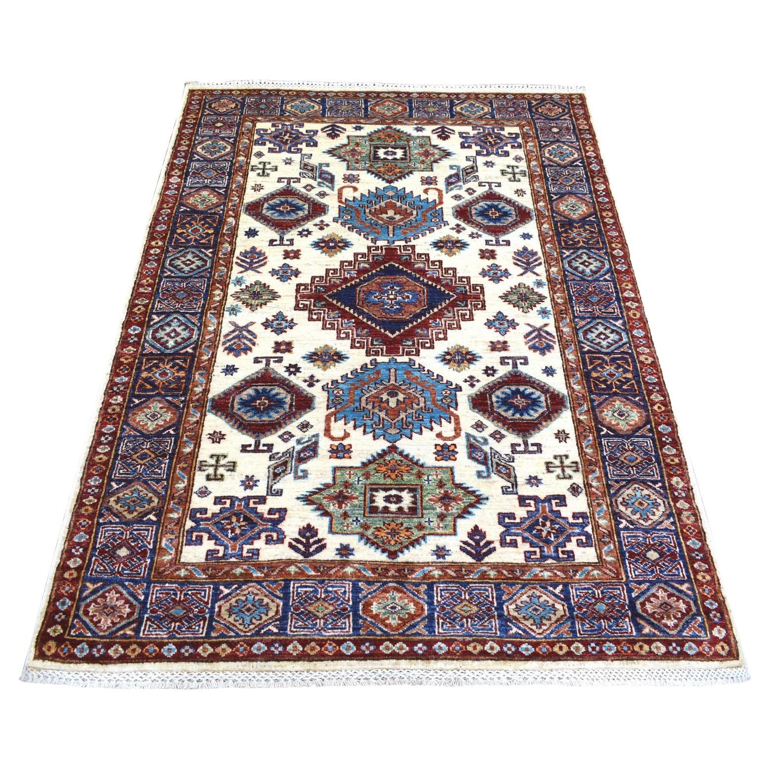 4'1 "x5'8" Elfenbein Reine Wolle Handgeknüpft Kaukasisch Super Kazak Teppich