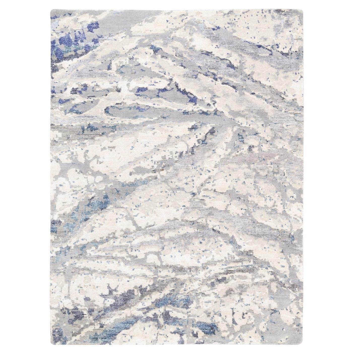 4'1 "x5'9" Avorio con un mix di lana e seta blu annodato a mano con disegno astratto in vendita