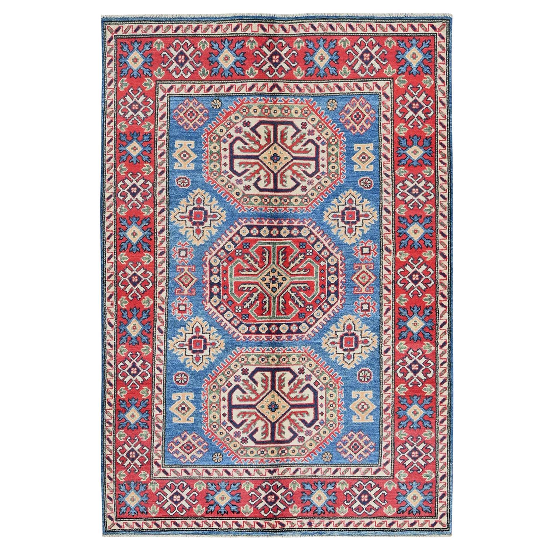 4
1 "x6
Blauer Kazak mit geometrischen Medaillons Design Handgeknüpfter weicher Wollteppich