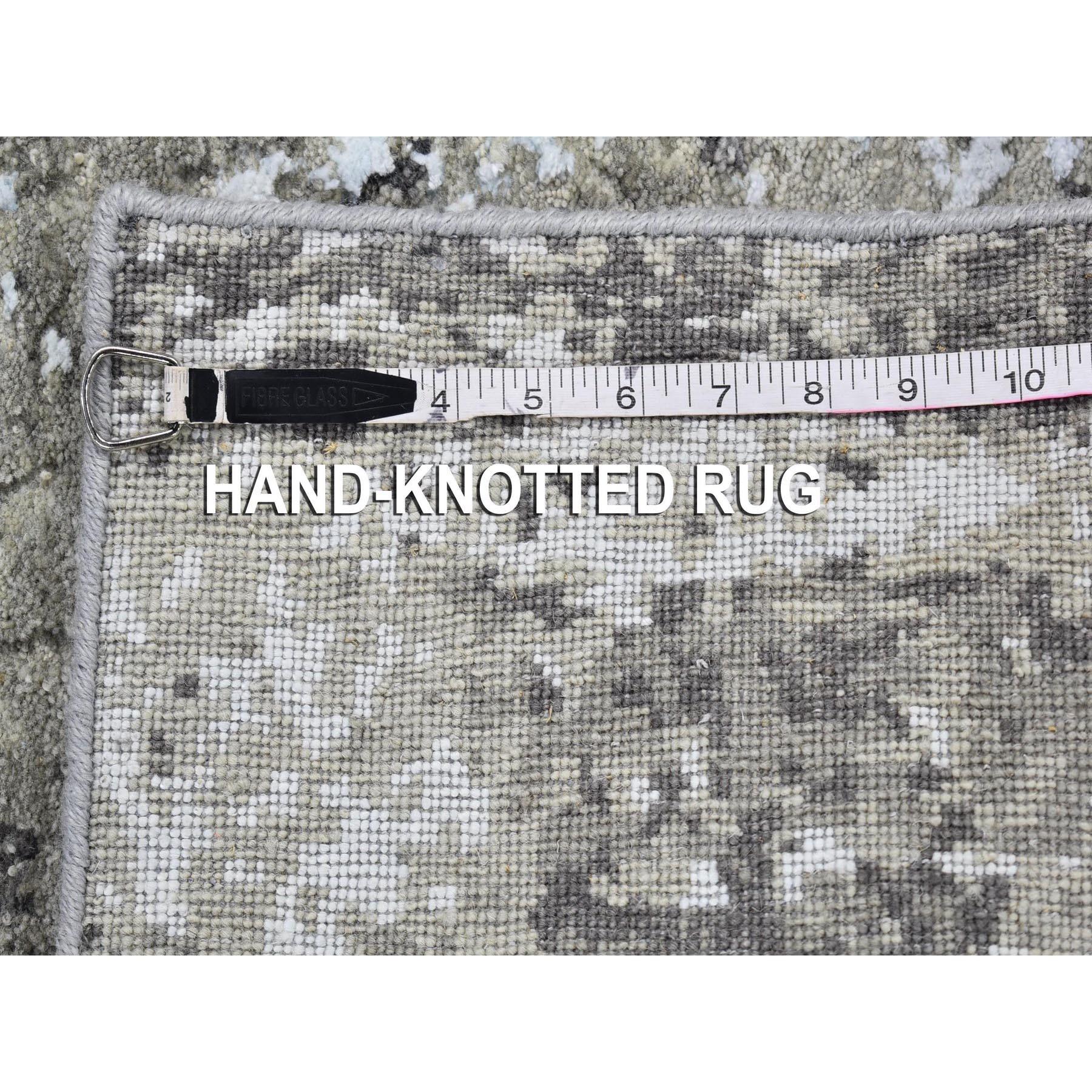 XXIe siècle et contemporain Tapis à armure dense en laine et soie, 4'1 