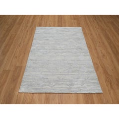 4'1"x6' Medium Gray Hand Knotted Modern Design Undyed Natural Wool Rug