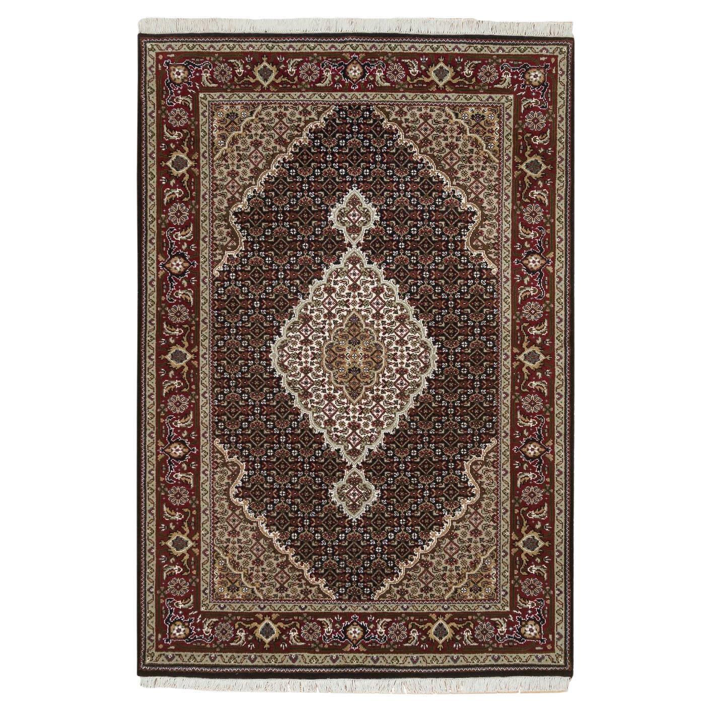 4'1 "x6' Tabriz noir riche Design Mahi 175 KPSI Tapis oriental en laine nouée à la main en vente