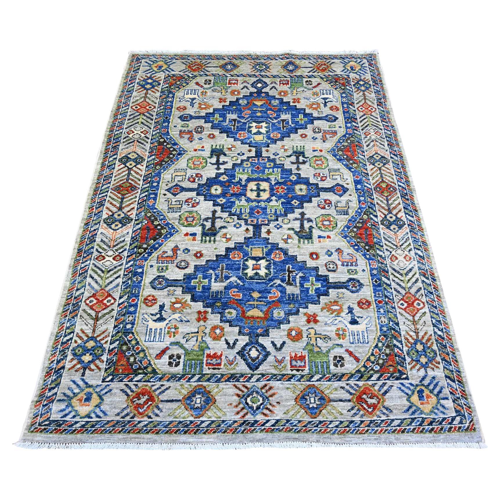 4
1 "x6
2" Gris antique Shiraz Figurines animales et humaines Tapis noué à la main en vente