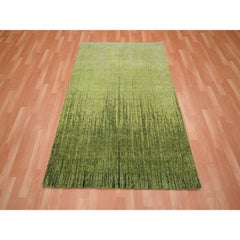 4'1"x6'3" Green Hand Knotted Soft and Vibrant Wool Vertical Ombre Design Rug