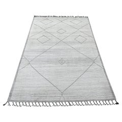 4
1"x6
8" White Moroccan Weave with Geometric Pattern Hand Knotted Soft Wool Rug