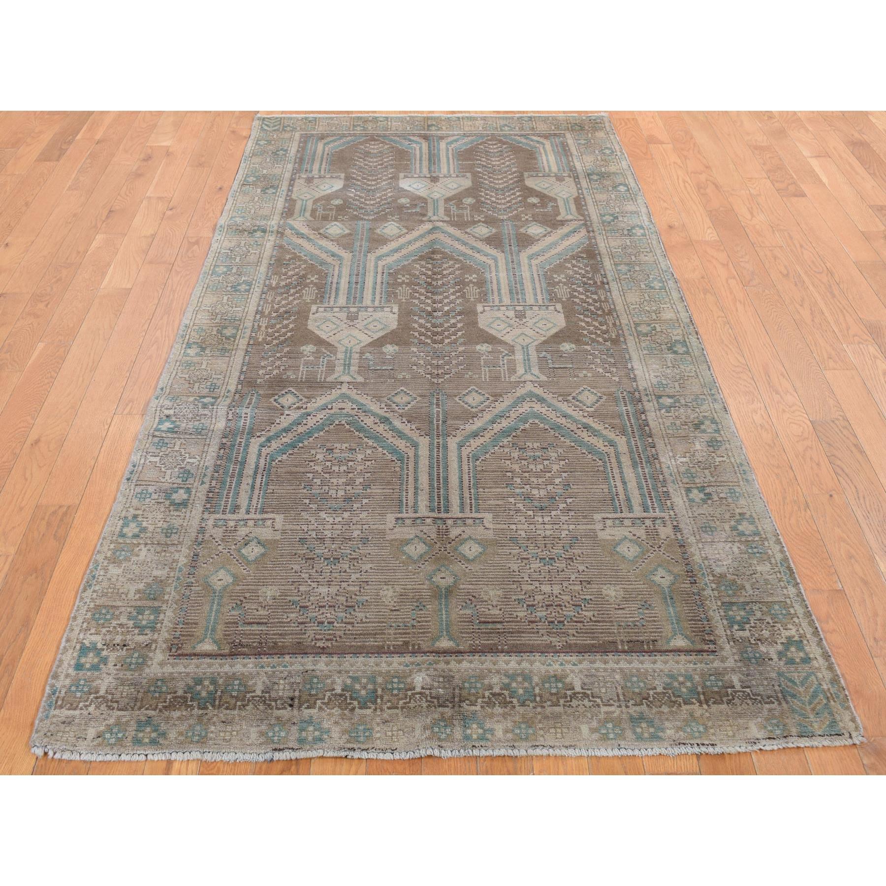 Cinereous Grau, ausgewaschene Afghan Baluch mit natürlichen Farben, reine Wolle, handgeknüpft, breiter Läufer, Orientteppich
Primäre MATERIALIEN: Wolle
Latex: Kein Flor 
Höhe: 0,25 Zoll
Stil: Traditionell
Grundfarbe: Grau
Sekundäre Farben: Grün,