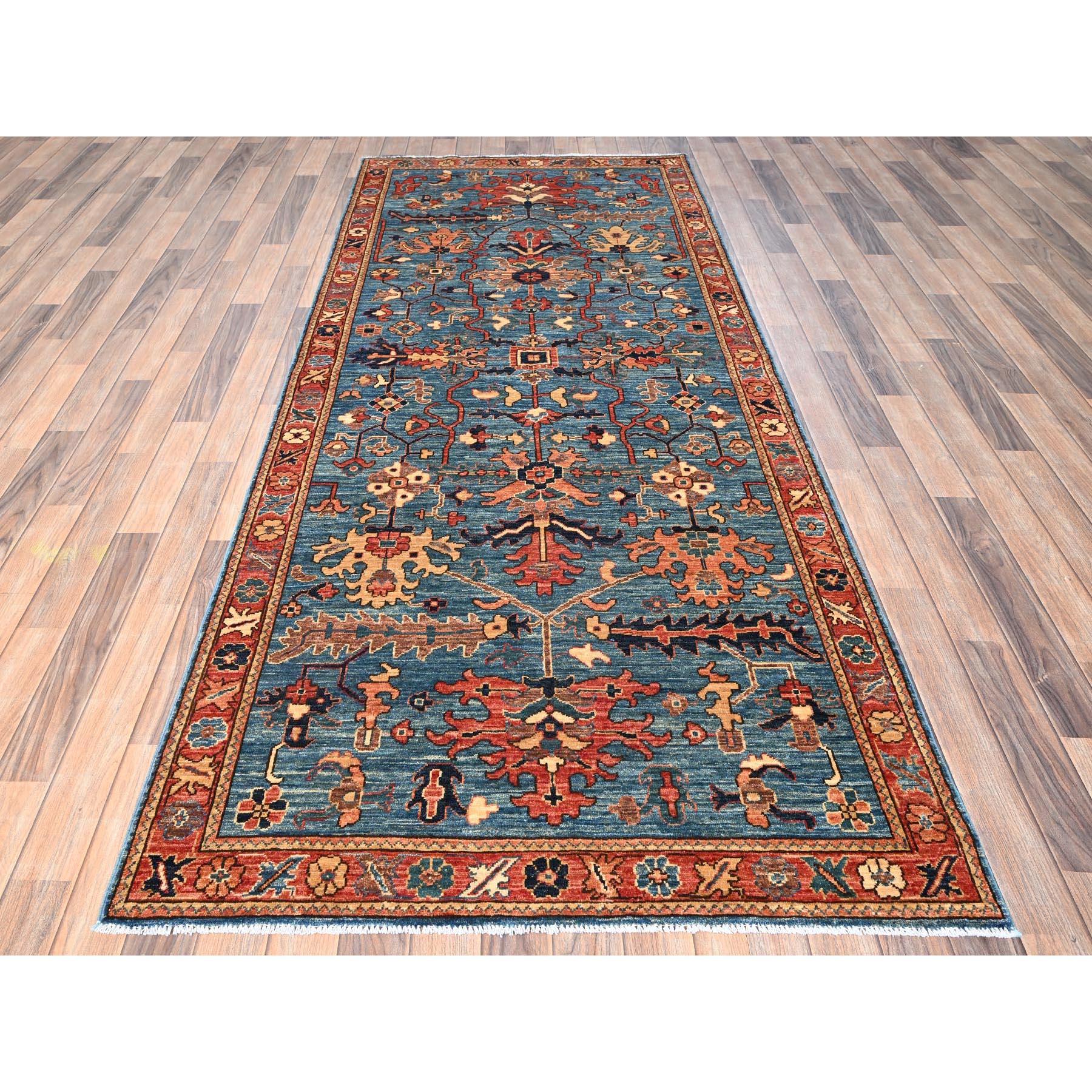 Azul marino, Heriz All Over Design, Colección Aryana, Tintes vegetales, Anudada a mano, Pelo suave, Lana de alta montaña, Tejido denso, Alfombra ancha, Alfombra oriental
Materiales primarios: Lana
Látex: Sin pelo 
altura: 0,25 Pulgadas
Estilo: