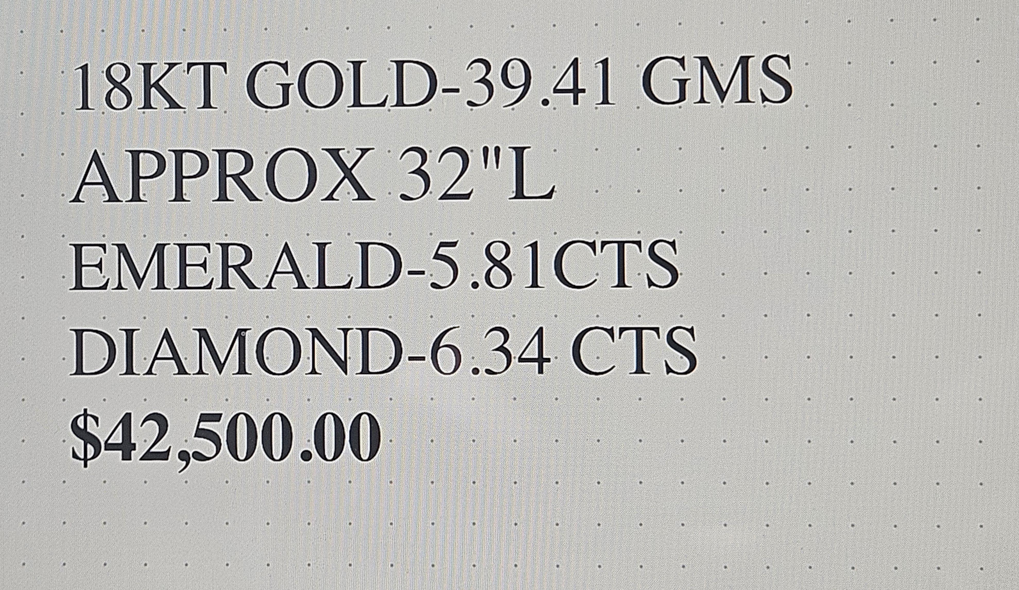 42, 500 18KT Impresionante Fantasía Brillante Flor Larga Collar de Diamantes Esmeralda en Nuevo estado para la venta en New York, NY