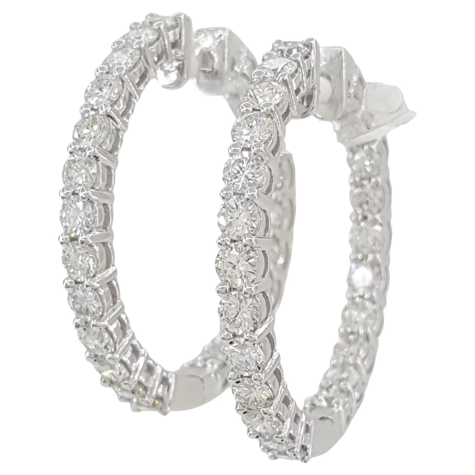 Orecchini a cerchio con diamante Inside-Out da 4,2 carati in oro bianco 18 carati