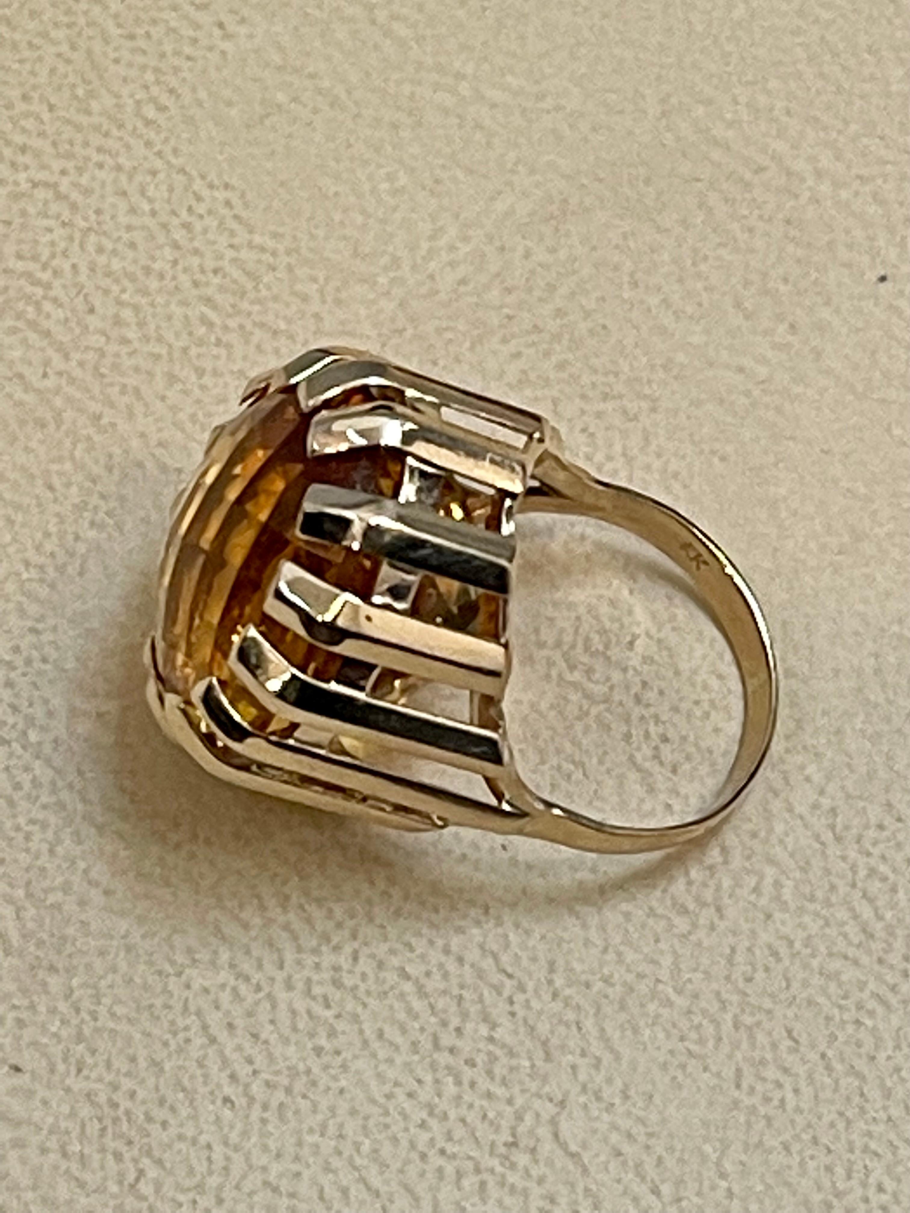 Bague cocktail en or jaune 14 carats avec citrine ovale naturelle de 42 carats, ancienne propriété Excellent état - En vente à New York, NY