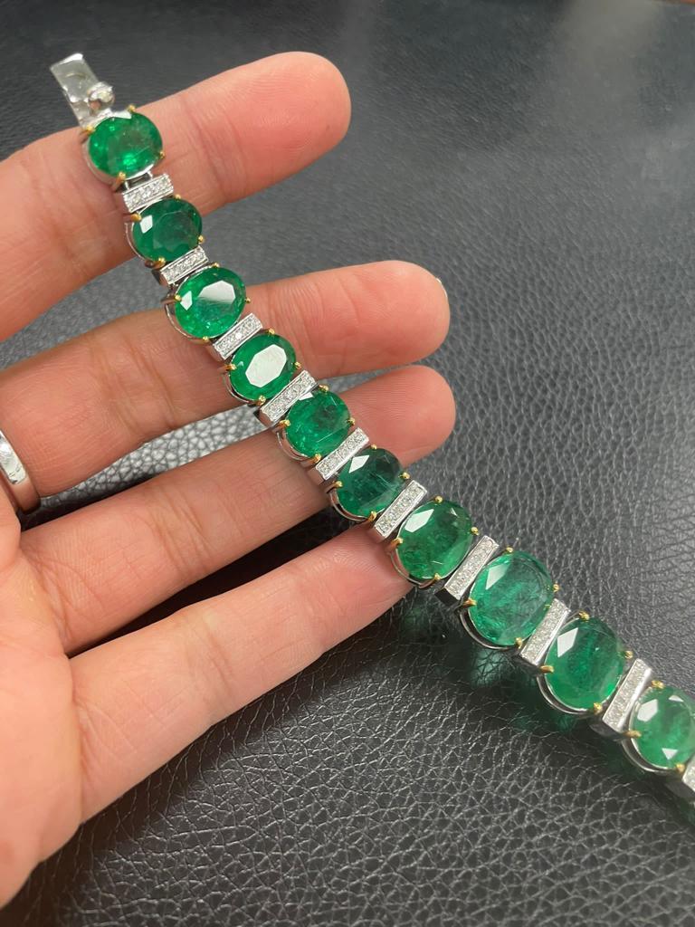 Modern 42 Carat Oval Shape Emerald and Diamond Bracelet For Sale