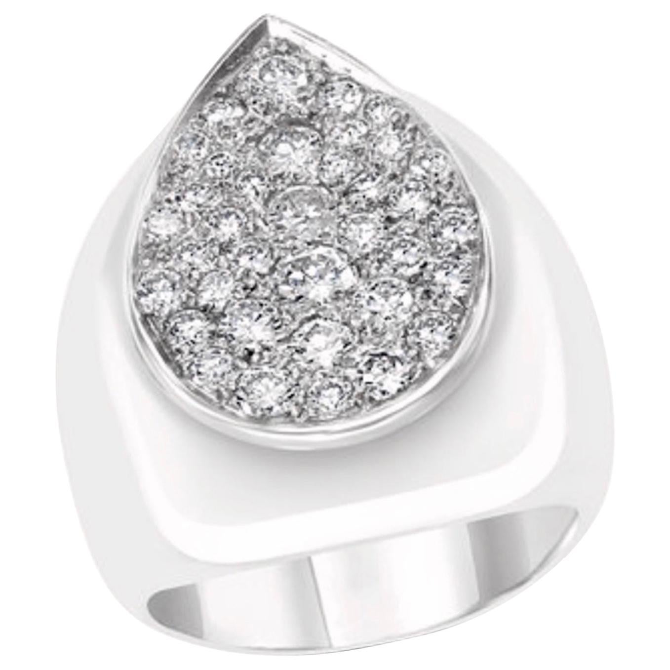 Bague cocktail unisexe de 34 grammes en or blanc 14 carats avec diamants pavés de 4,2 carats, ancienne propriété en vente