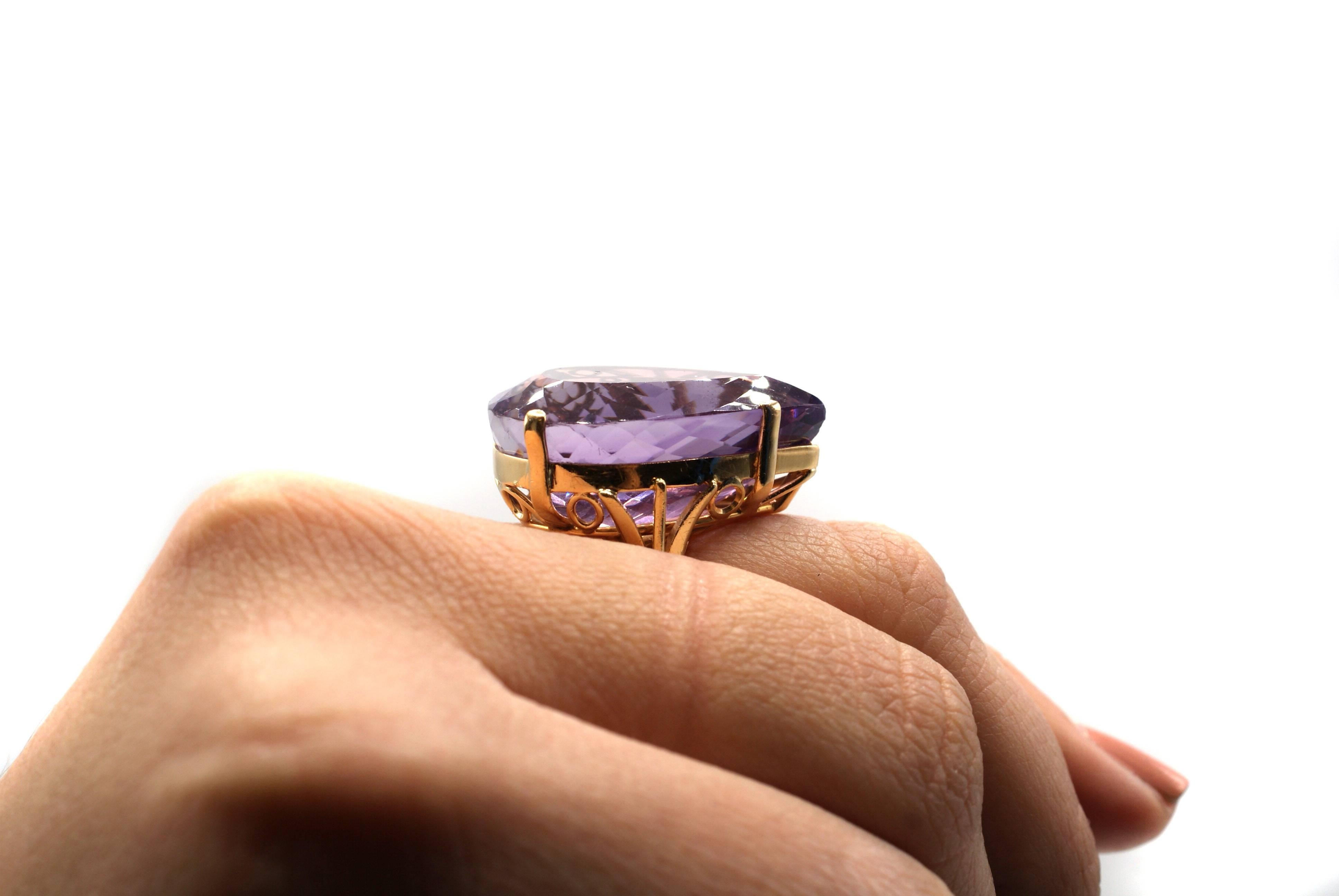42 Carat Pear Shaped Amethyst Gold Ring In Excellent Condition In New York, NY