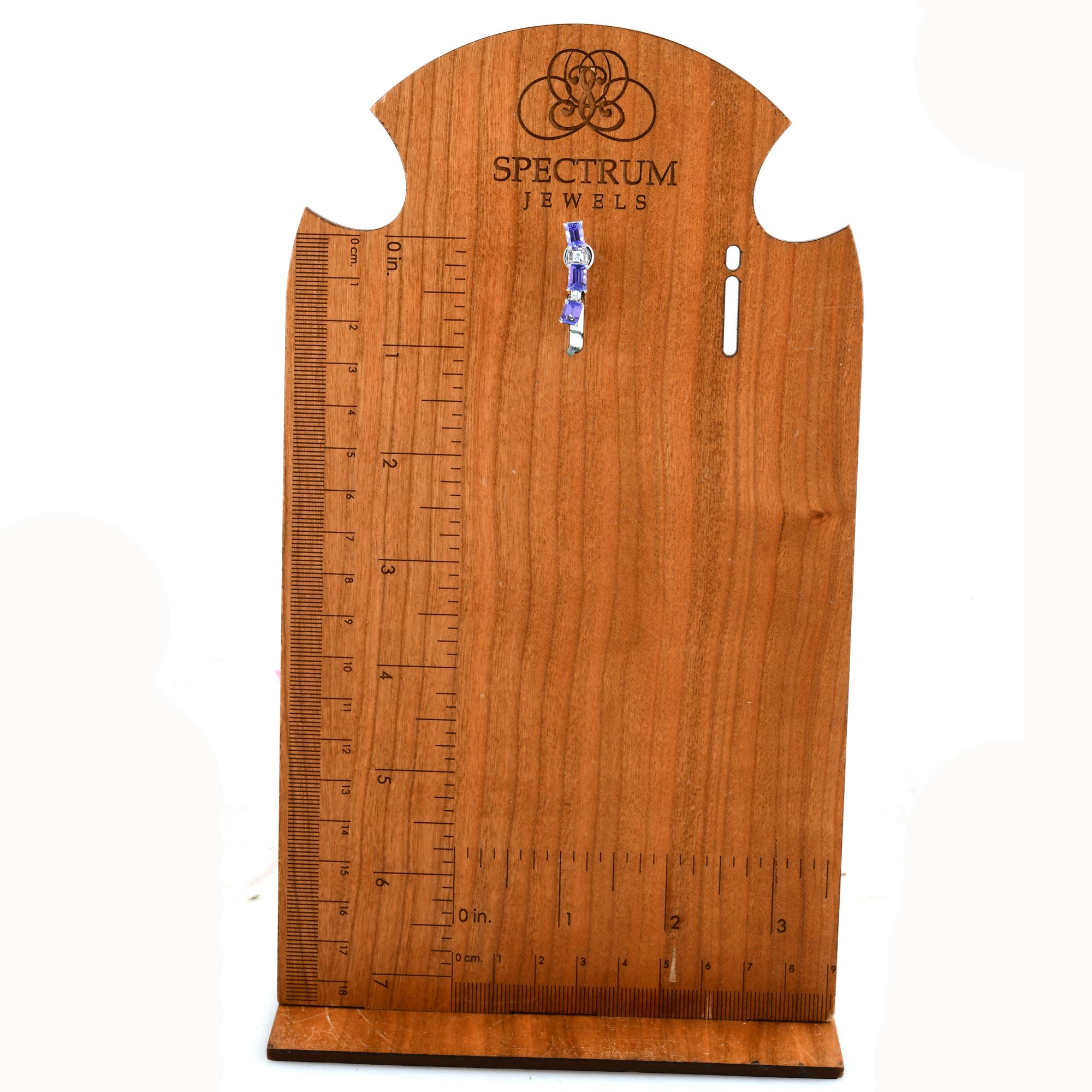 Orecchini di tanzanite da 4,2 carati Diamante SI/H da 0,21 carati Gioielli in oro bianco 14 carati In condizioni Nuovo in vendita a Diera, Dubai