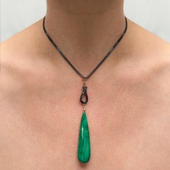 42 carati di malachite con diamanti neri su collana a catena nera N3696