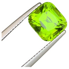 4.2 Carats Step Cushion Cut Olive Green Color Natural Peridot for Jewellery 9mm