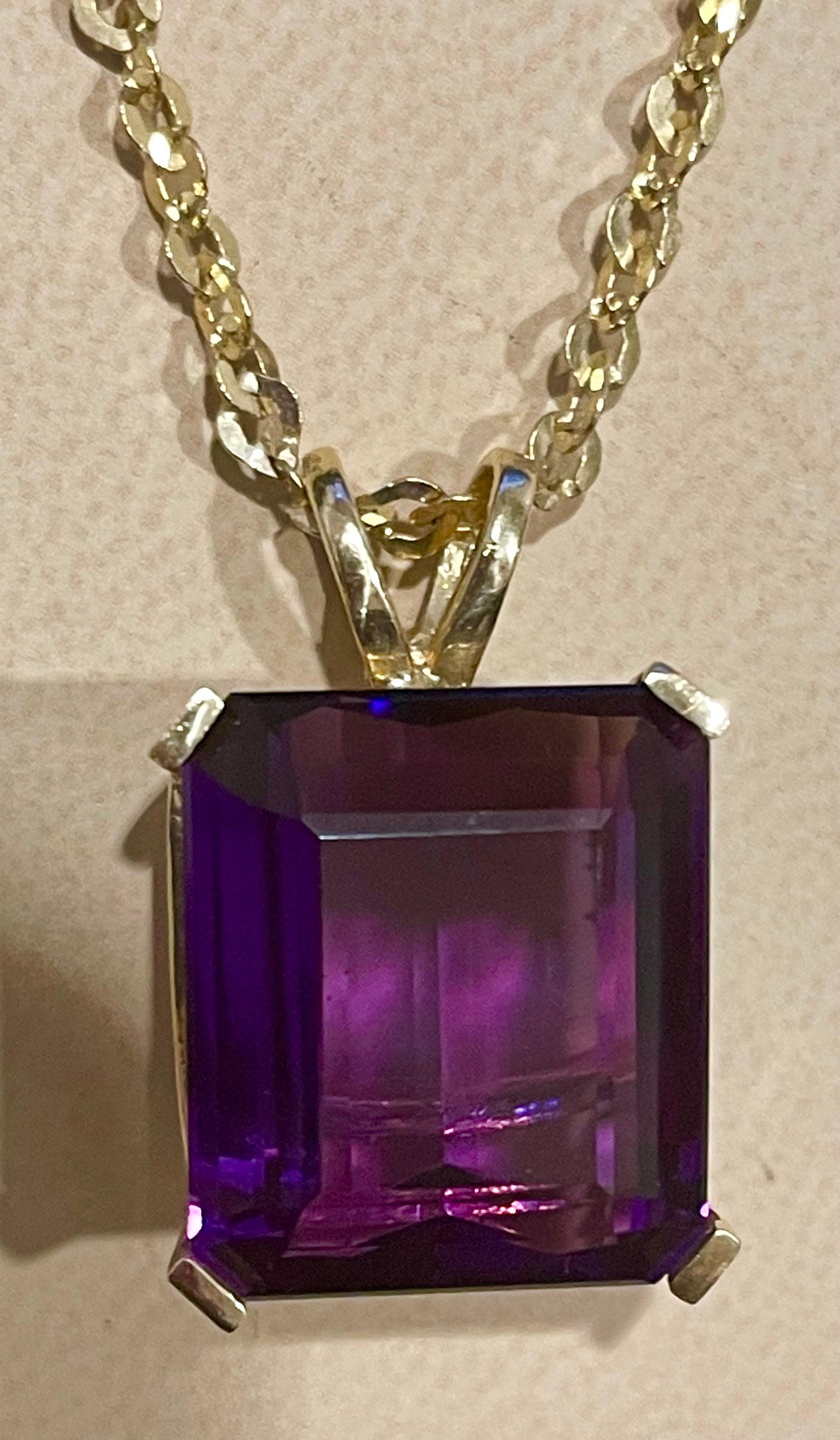 42 Ct Emerald Cut Amethyst Pendant /Necklace + 14 Kt Yellow Gold Chain Vintage 1