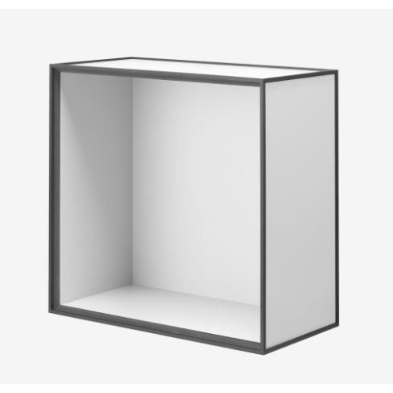 42 Light grey frame box by Lassen
Dimensions: D 42 x W 21 x H 42 cm 
Materials: finér, melamin, melamin, melamine, metal, veneer
Also available in different colours and dimensions. 
Weight: 10.5 Kg


By Lassen is a Danish design brand focused
