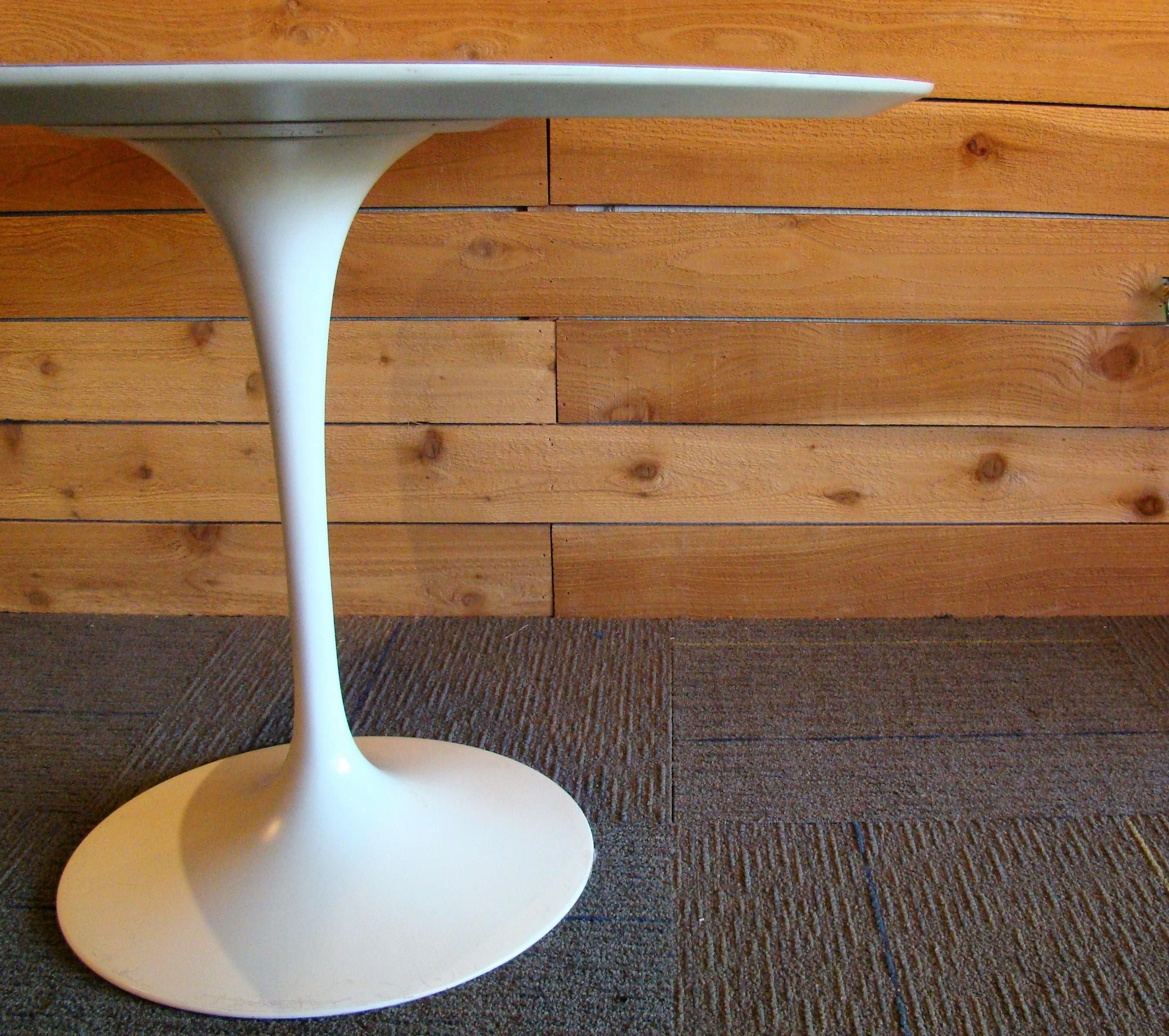 American Round Tulip Table Designed by Eero Saarinen for Knoll International, USA