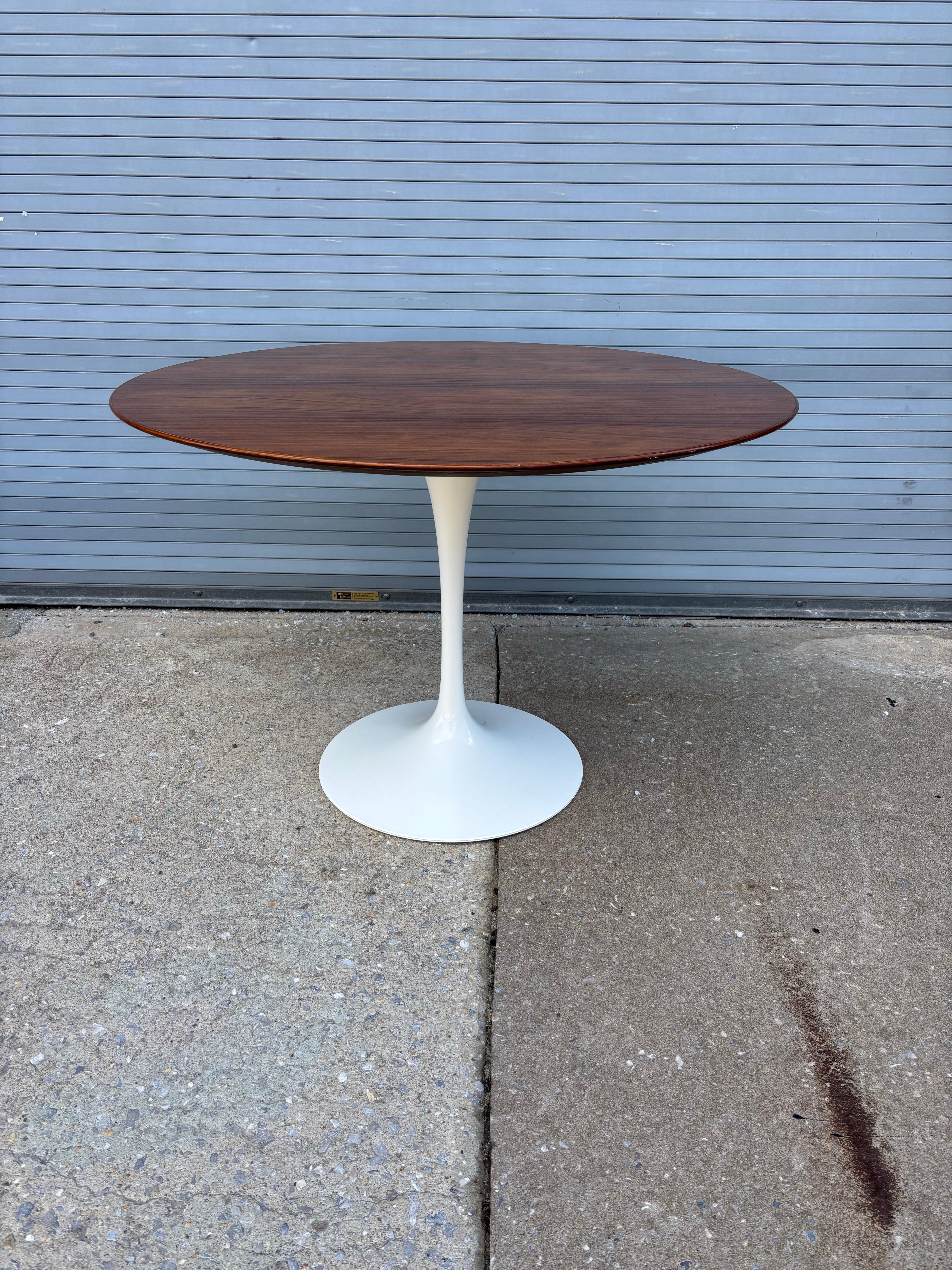 Mid-Century Modern 42” Saarinen for Knoll Tulip Dining Table