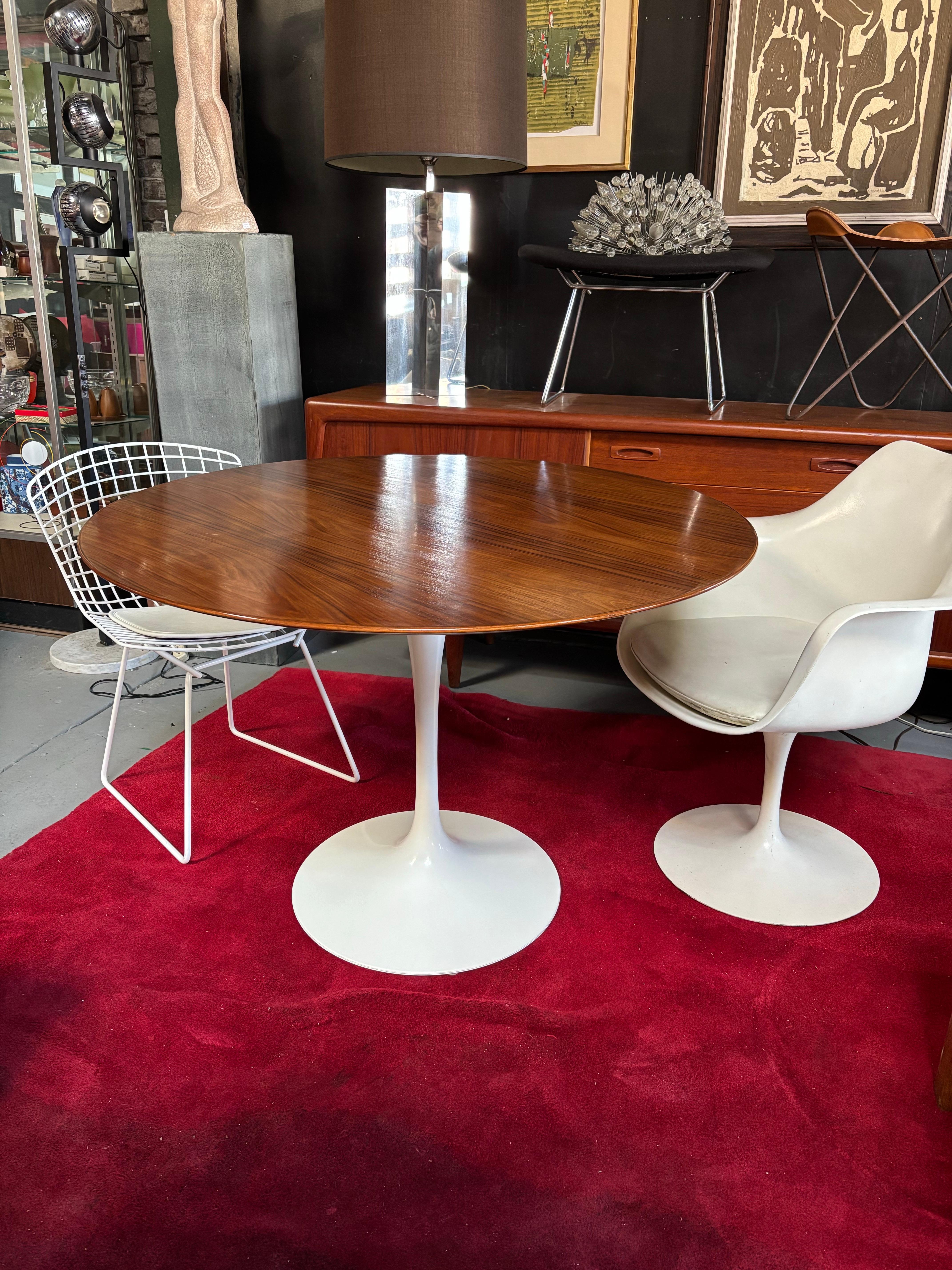 Contemporary 42” Saarinen for Knoll Tulip Dining Table