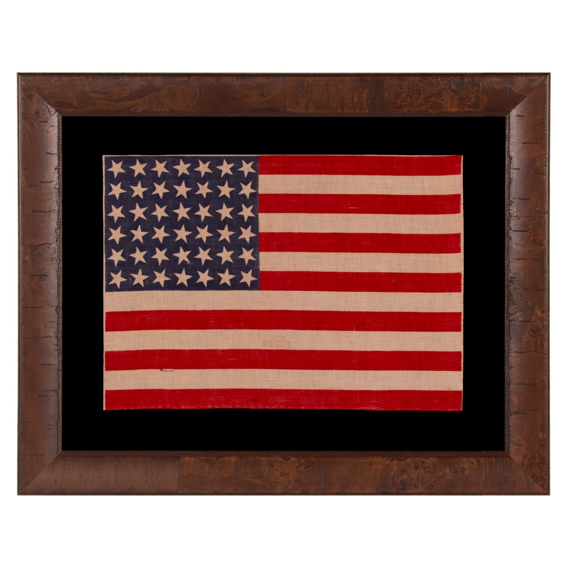 42 Drapeau de parade à étoiles dispersées, vers 1889-1890