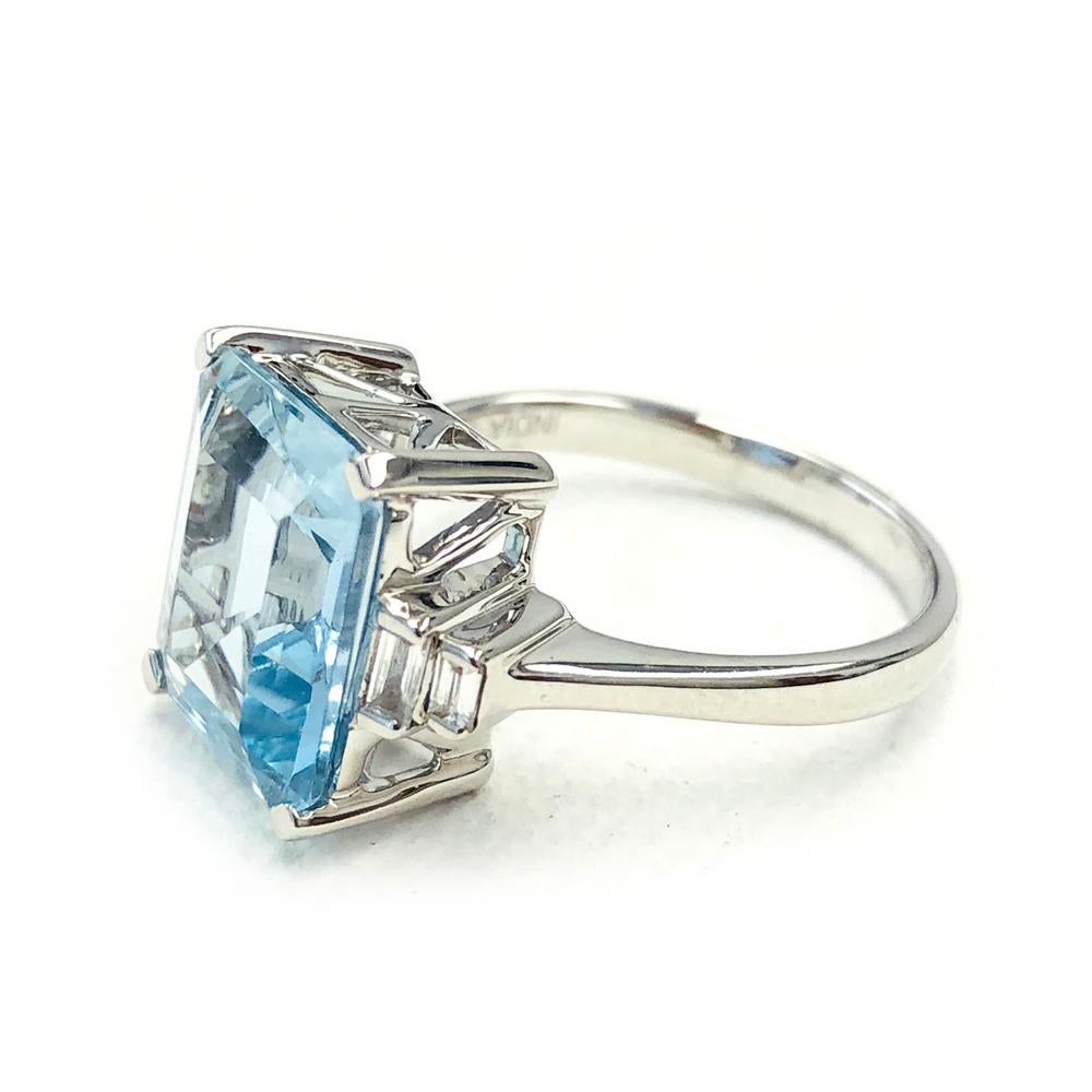 Contemporary 4.20 Carat Aquamarine and 0.13 Carat Diamond 14 Karat White Gold Bridal Ring