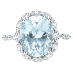 4.20 Carat Aquamarine Elegant Ring in 18 Karat White Gold with White Diamond