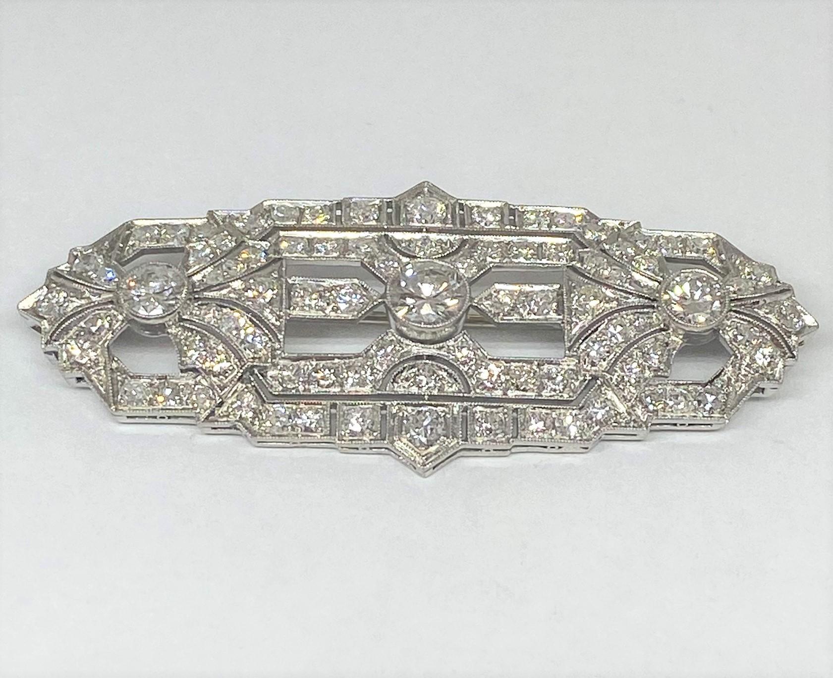 4.20 Carat Diamond 1920's Ornate Brooch in Platinum In New Condition For Sale In Houston, TX